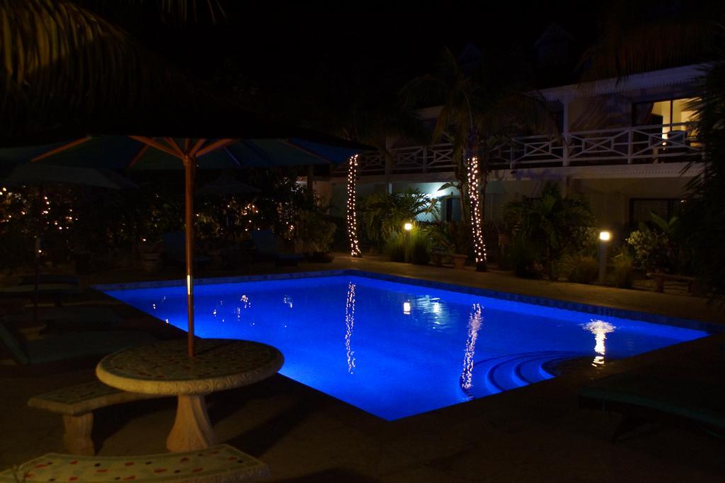 Caribbean Paradise Inn Grace Bay Exteriér fotografie