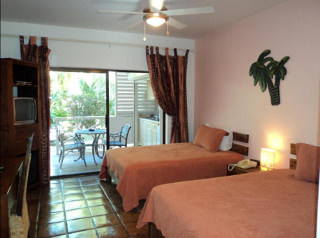 Caribbean Paradise Inn Grace Bay Pokoj fotografie
