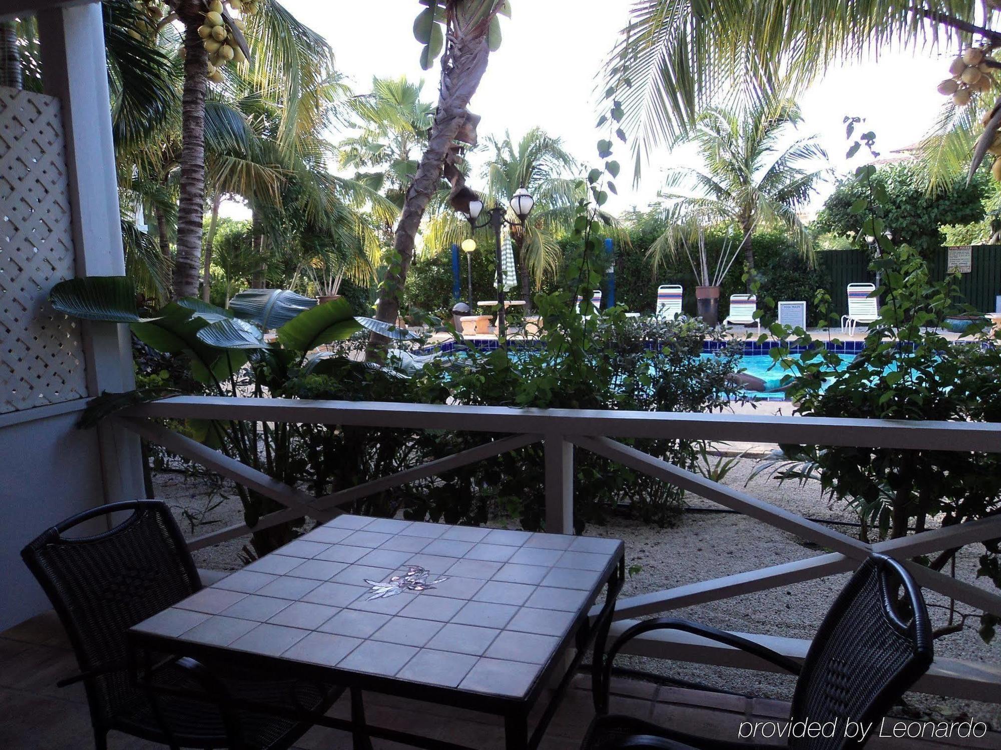 Caribbean Paradise Inn Grace Bay Exteriér fotografie